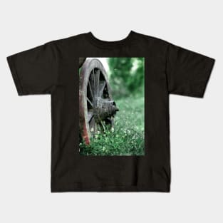 The old wheel, abandoned retro wooden farm cart photography Kids T-Shirt